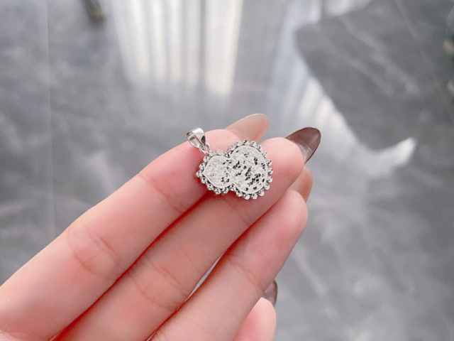 COMEX白银价格小跌 美联储内部鹰鸽分歧加剧