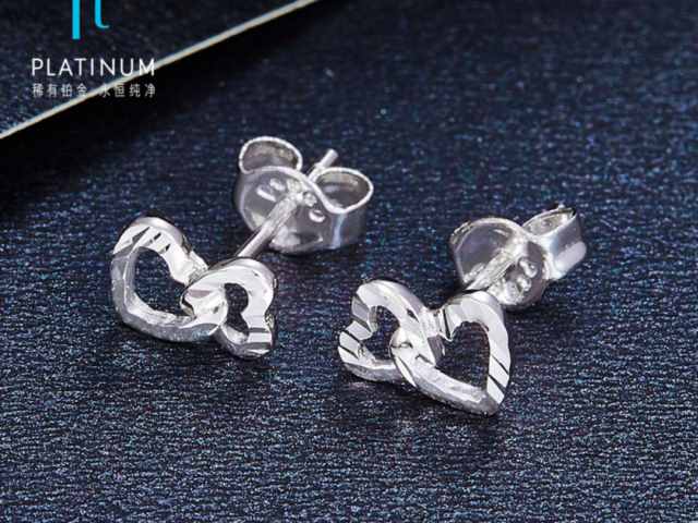 香港铂金990今天最新多少钱(2026年02月12日)