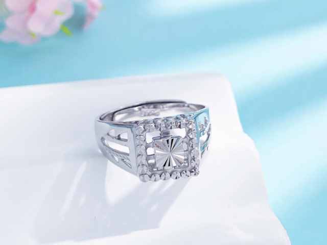 杭州周生生黄金价格多少钱一克（2026年2月3日）