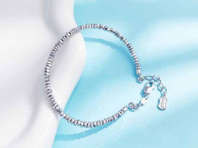 【黄金期货收评】关税或再度席卷全球 沪金日内下跌0.66%