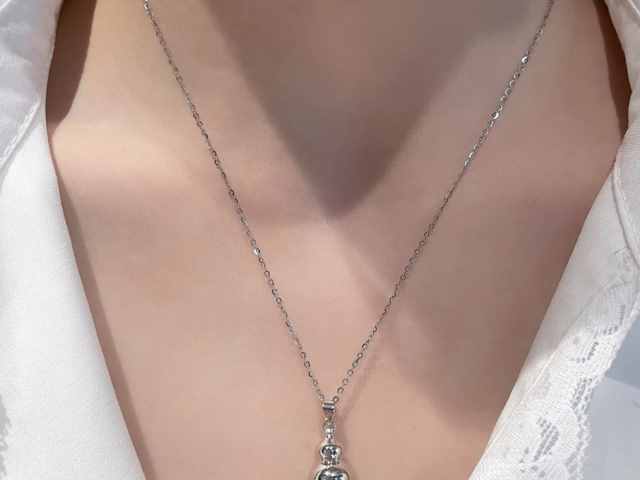 卡什卡利为鲍威尔辩护 黄金“空中加油”