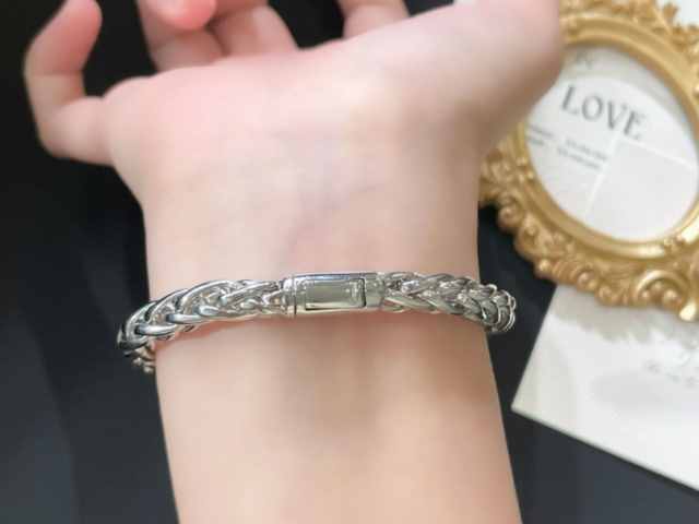 4月10日钯主力日内短线走高 最新报389.65元/克