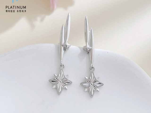 “牛市神话”！沪金暴涨金饰克价站上1700元