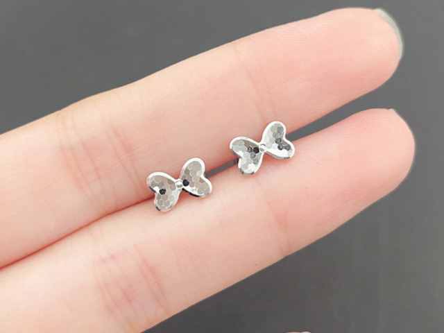 3月3日莱音珠宝黄金价格报1652元/克 较上一日上涨26元/克