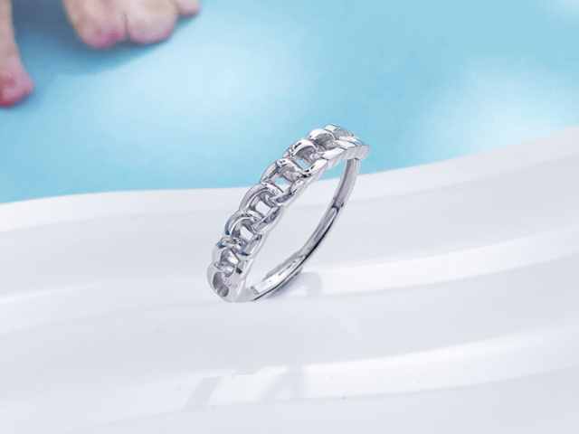 现货金下跌趋势放缓转入震荡 核心区间看4850-5000