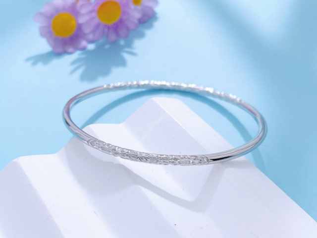 算法交易放大致白银闪崩30% 国际银于80-88美元震荡