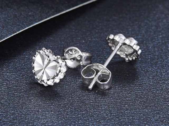 国外闲置黄金现在多少美元一盎司（2026年03月12日）