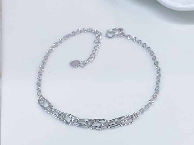 1月21日济南潮宏基黄金价格报1498元/克 较昨日上涨43元/克