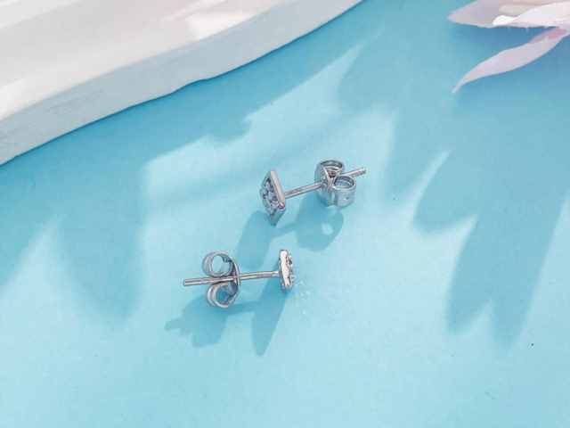 白银波动率“完全失控” 现货银保持上涨趋势