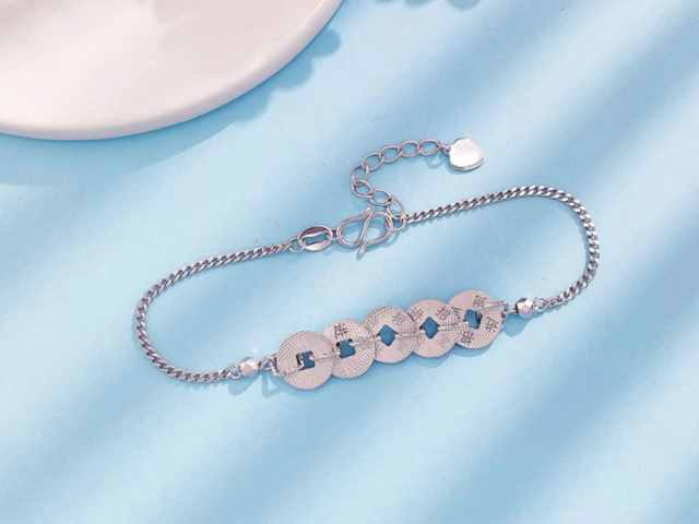 美军大举集结波斯湾 金价叩响5110美元