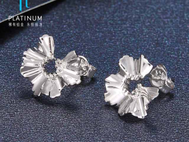 美加关系持续恶化国际银震荡