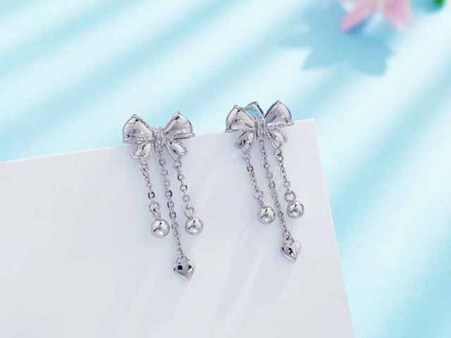 3月26日济南潮宏基黄金价格报1412元/克 较上一日保持不变