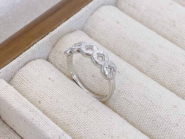 3月23日多边金都珠宝黄金1355元/克 铂金746元/克