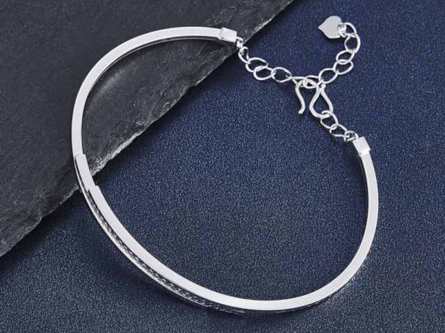 3月2日周大福黄金价格报1629元/克 较上一日上涨21元/克