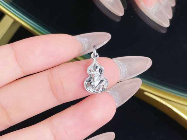 2026年2月27日周大福黄金1576元/克 铂金893元/克