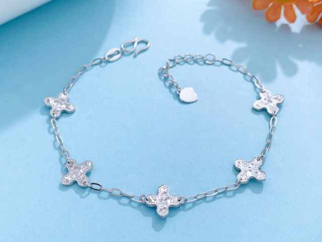 散户对白银“热情不减” 伦敦银价格持续走涨