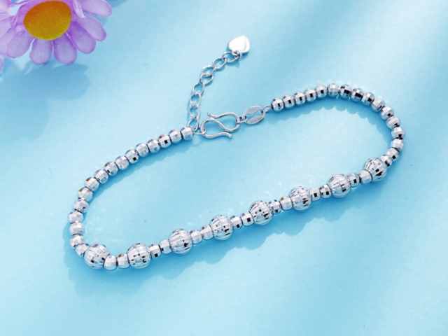 黄金继续收复之前失地 金价多头态势正崛起