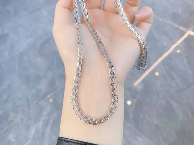 金价震荡走高！2026年2月25日各大品牌金店最新黄金价格多少钱一克？