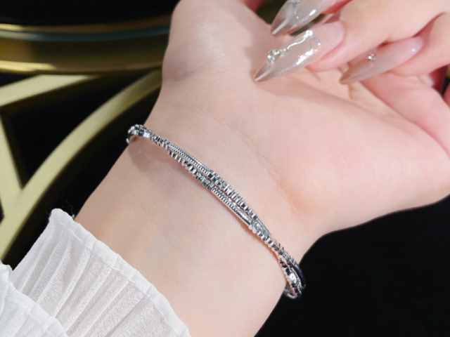 今日郑州老凤祥黄金价格查询(2026年2月23日)