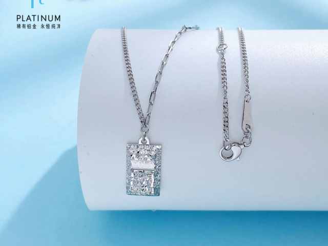 广州潮宏基周四（3月12日）黄金价格1586元/克