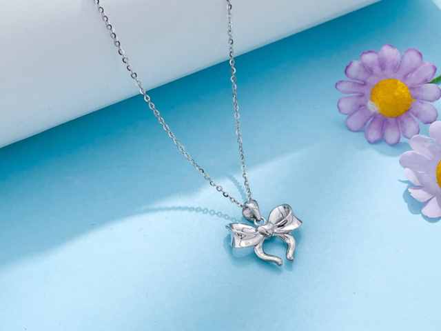 政治阴云笼罩美联储黄金高位剧震