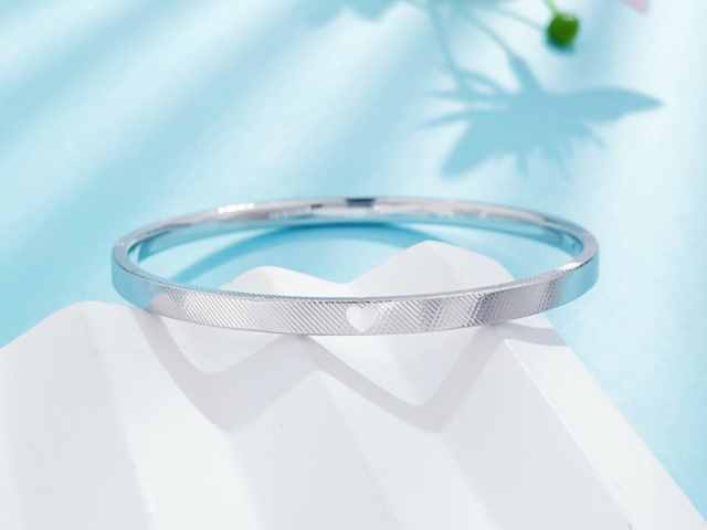 3月23日济南周六福黄金价格报1370元/克 较上一日下跌22元/克