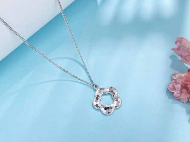 2月3日贵金属板块上涨0.66%