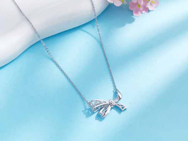 今日现货白银价格最新查询（2026年2月18日）