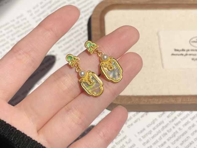 黄金4600铩羽而归! 反弹终结还是“挖坑”?数据见分晓