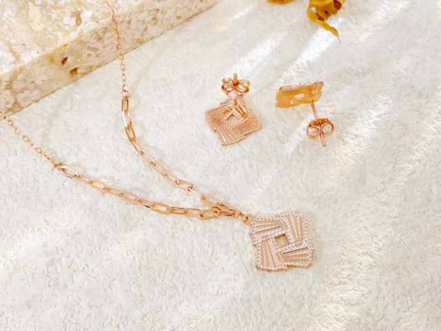 中国黄金今日股价：3月19日收盘下跌3.60%