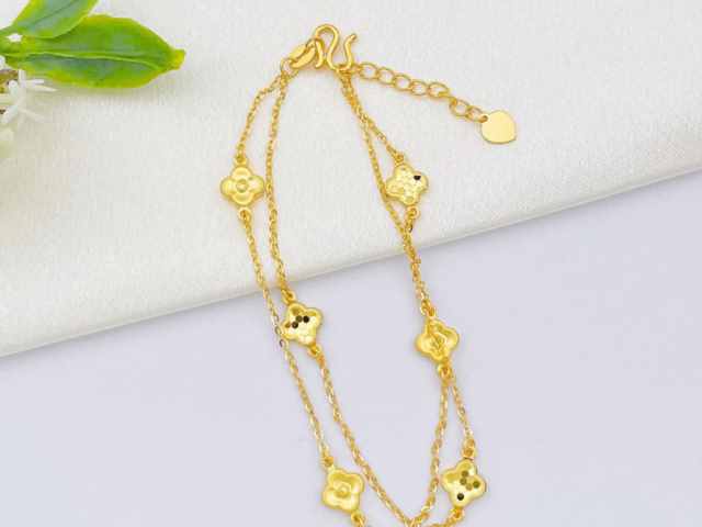 全球ETF月流入超80亿美元 黄金看向5100阻力