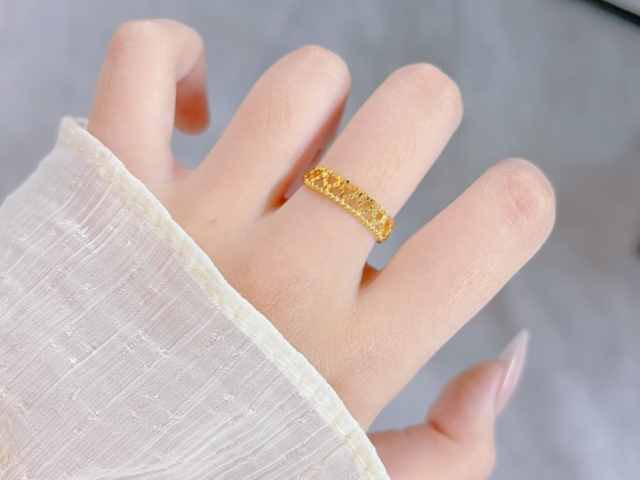 2025年梅花金银蛇纪念币价格（2026年02月02日）