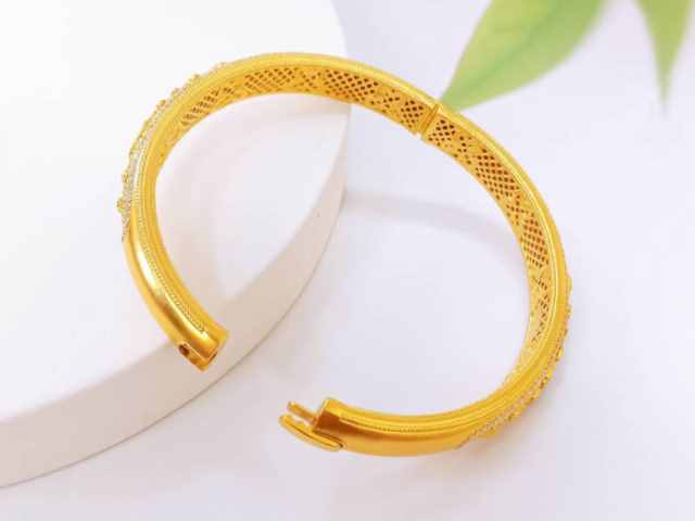 1月28日现货白银站上115美元（附珠宝品牌白银报价）