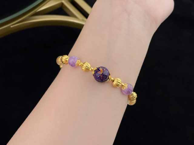 ‌鲍威尔喊远离政治现货金走强