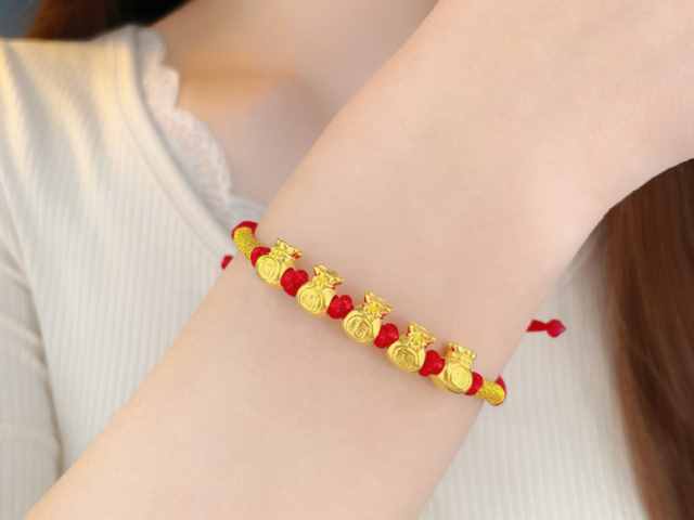 2月4日亚一金店黄金价格报1571元/克 较昨日上涨73元/克