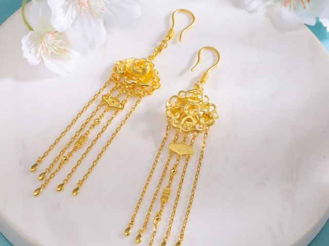 2026年1月23日萃华珠宝收盘报13.89元上涨4.28%