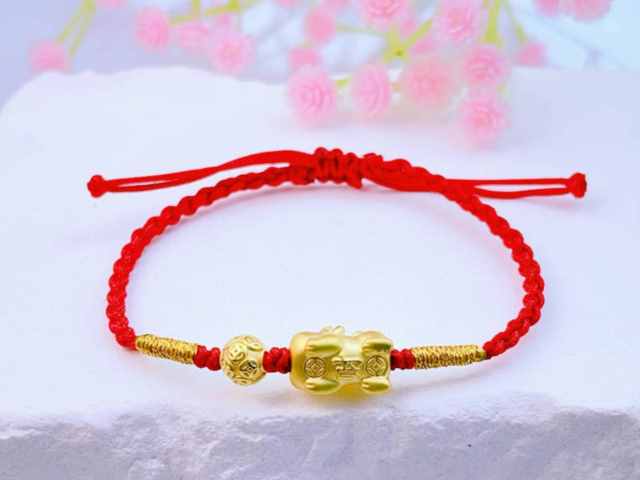 美元跌入政策公信力“悬崖” 黄金上演“独涨”