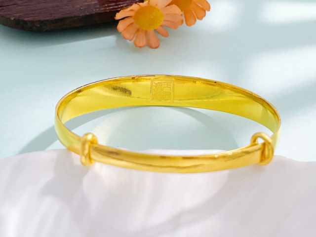 油价暴涨重燃通胀担忧 黄金避险光环瞬间褪色