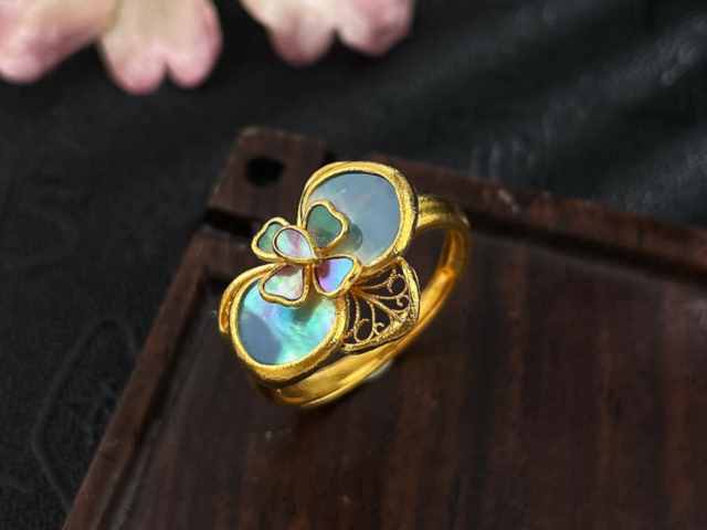 英国成关税最大输家 国际白银高位震荡待突破