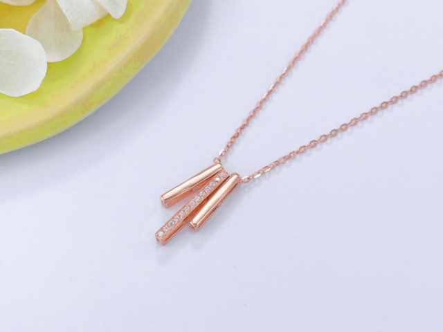 【黄金期货收评】多空因素激烈博弈 沪金日内下跌15.73%