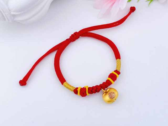 六福珠宝白银今日每克多少报价（2026年02月25日）