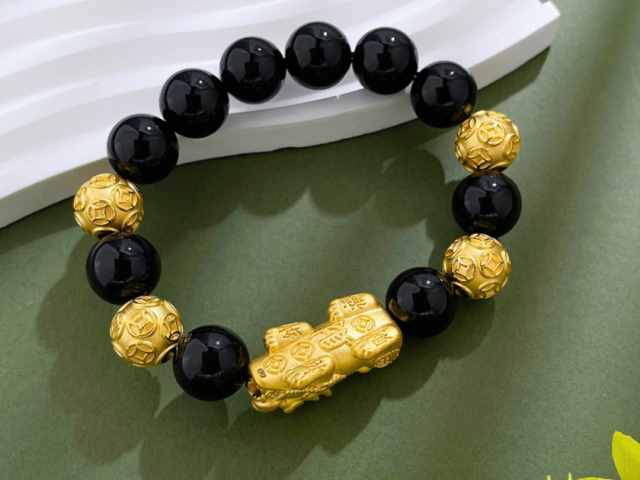 银川六福黄金现在多少钱一克(2026年2月16日)