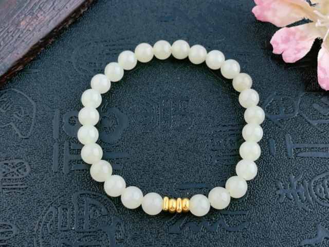 3月3日菜百黄金价格报1585元/克 较上一日保持不变