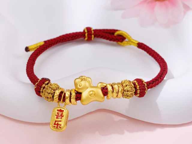 3月17日亚一金店黄金价格报1552元/克 较上一日下跌8元/克