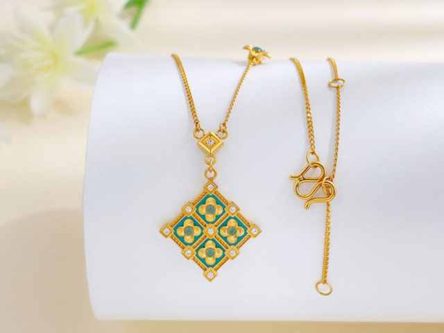 多空激战5000美元！黄金连涨后回调蓄势 静候非农数据定乾坤