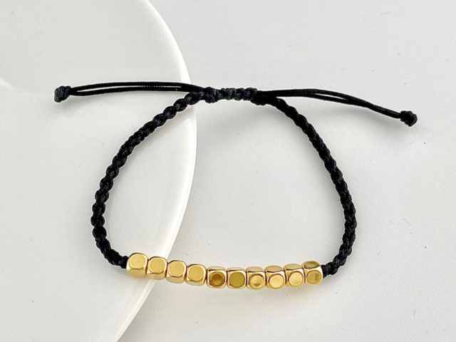 金价早盘修正性上涨 目前短期上涨动能减弱