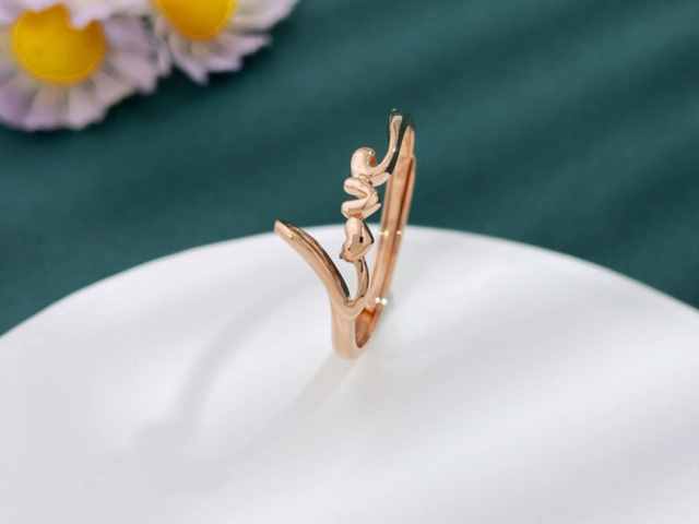 俄乌和谈现转机沪金杯柄形态渐显