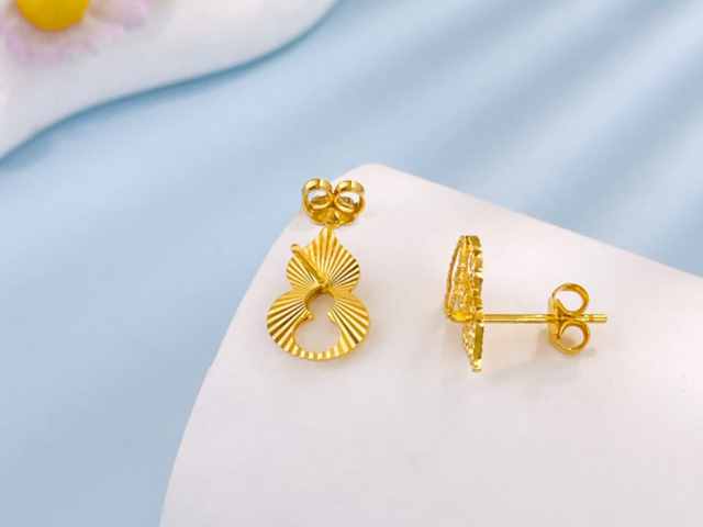 曼卡龙今日股价：2026年1月21日收盘报18.70元上涨4.24%