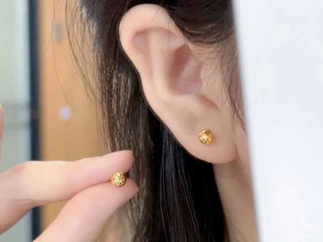 曼卡龙今日股价：2026年3月4日收盘报20.40元下跌10.78%