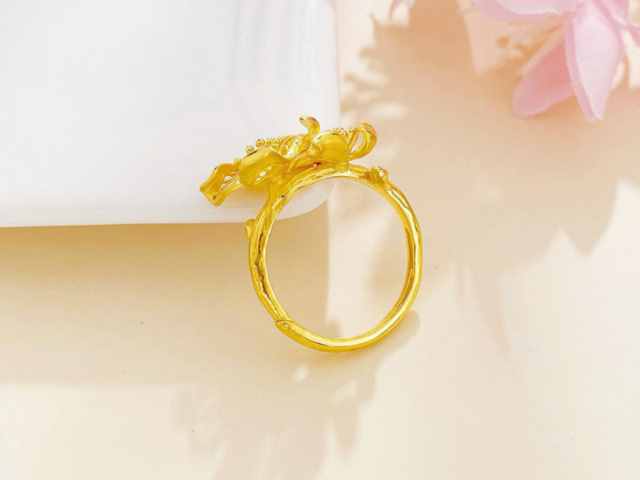 最新美黄金期货实时行情查询(2026年2月6日)